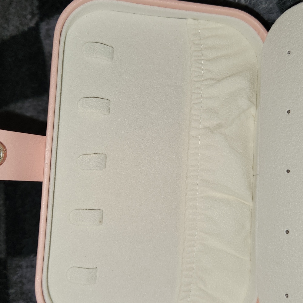 Mini pink travel jewelry case - Picture 6 of 7